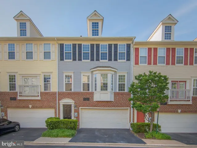 $3,350 | 8054 Nicosh Circle Ln Falls, Unit 44, Falls Church, VA 22042