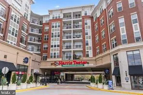 $3,350 | 8054 Nicosh Circle Ln Falls, Unit 44, Falls Church, VA 22042