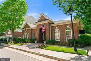 $3,350 | 8054 Nicosh Circle Ln Falls, Unit 44, Falls Church, VA 22042