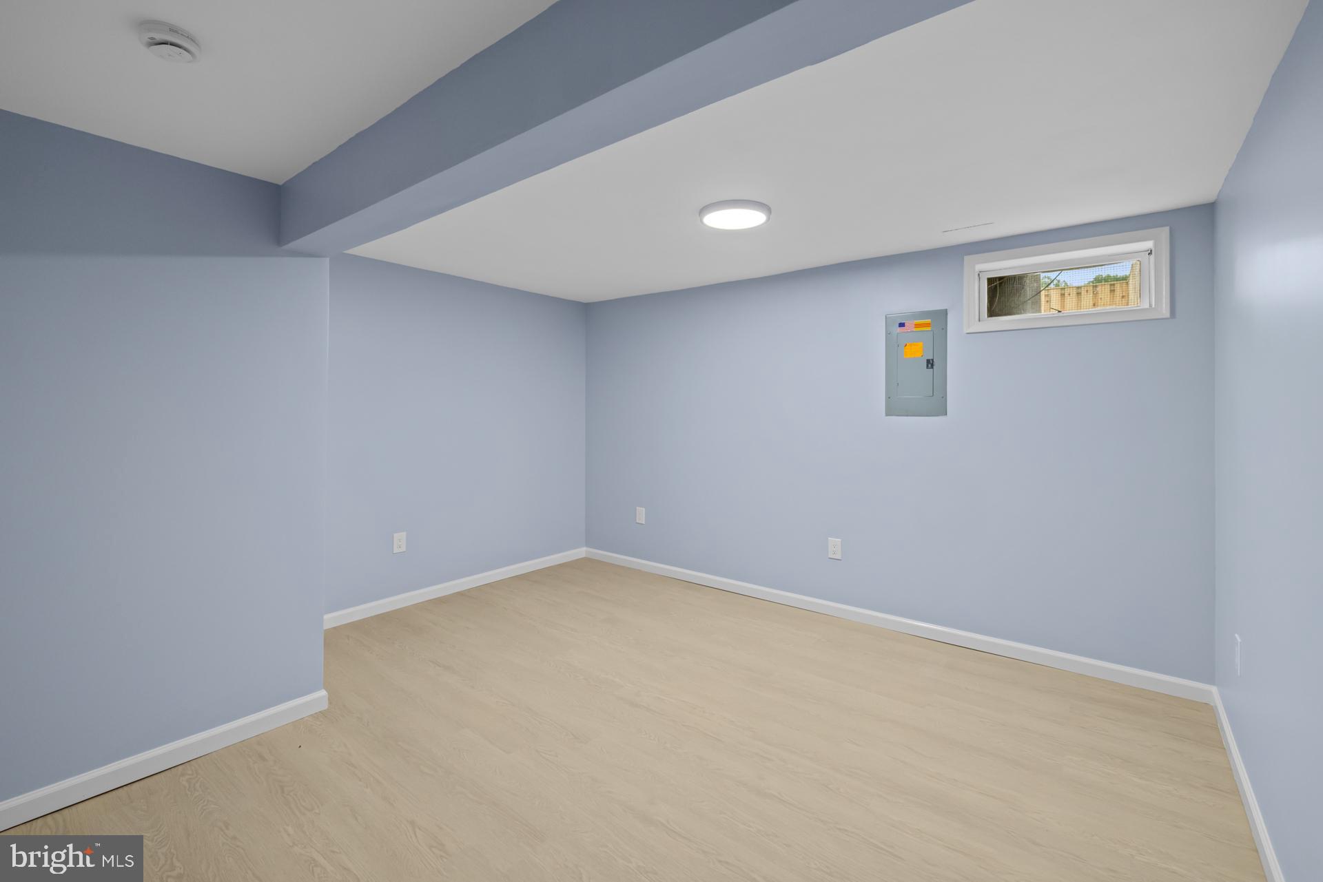 8318 Brookvale Court Springfield, VA 22153 - Photo 37 of 39 an empty room with a window