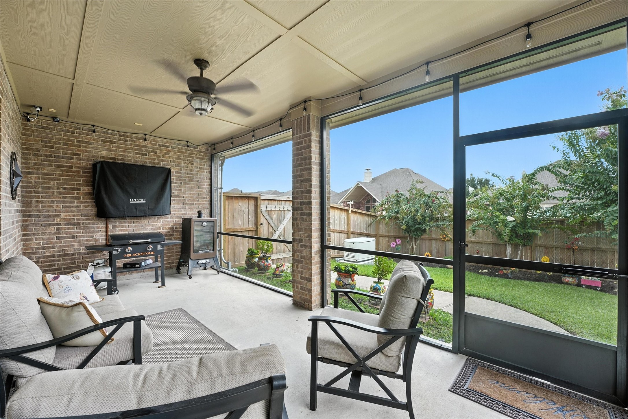 529 Water Street Webster, TX 77598 - Photo 6 of 38 a view of a livingroom with furniture window and outside view