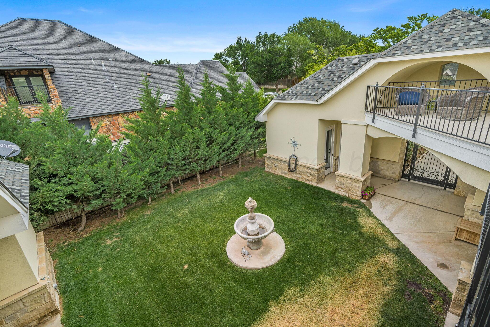 3 Prestwick Lane Amarillo, TX 79124 - Photo 34 of 71 Courtyard from balcony