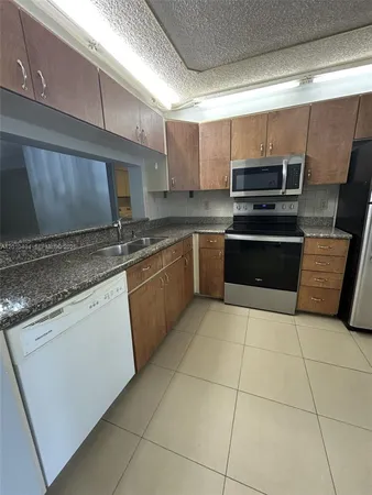 $2,000 | 3100 Northwest 42nd Avenue, Unit D203, Coconut Creek, FL 33066
