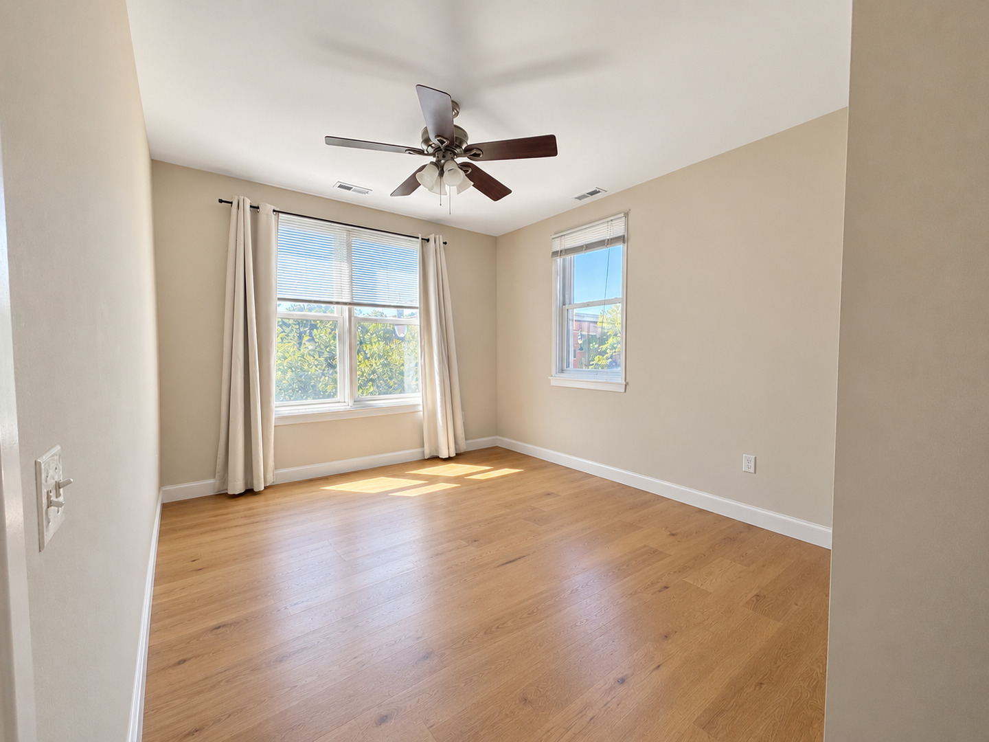 767 West 15th Street, Unit 308 Chicago, IL 60607 - Photo 13 of 31 Gallery Image 13