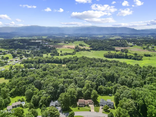 $444,900 | 1700 Brentwood Drive, Greeneville, TN 37743