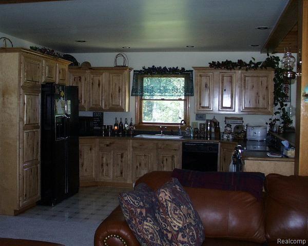 586 Barnes Lake Road Columbiaville, MI 48421 - Photo 2 of 14 Barnes Lake 586 Kitchen