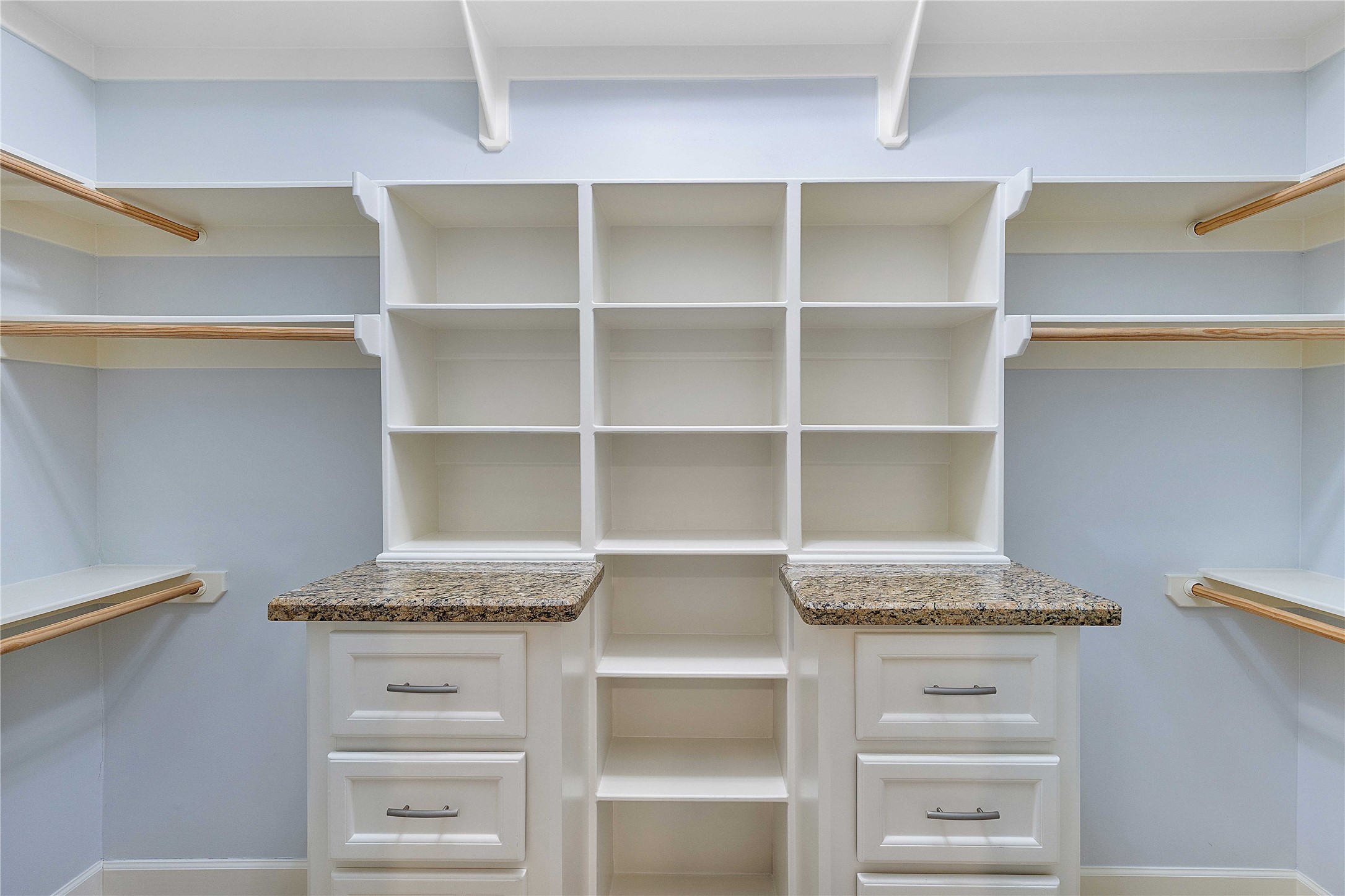 2802 Morrison Street, Unit 106 Houston, TX 77009 - Photo 14 of 35 Primary closet.