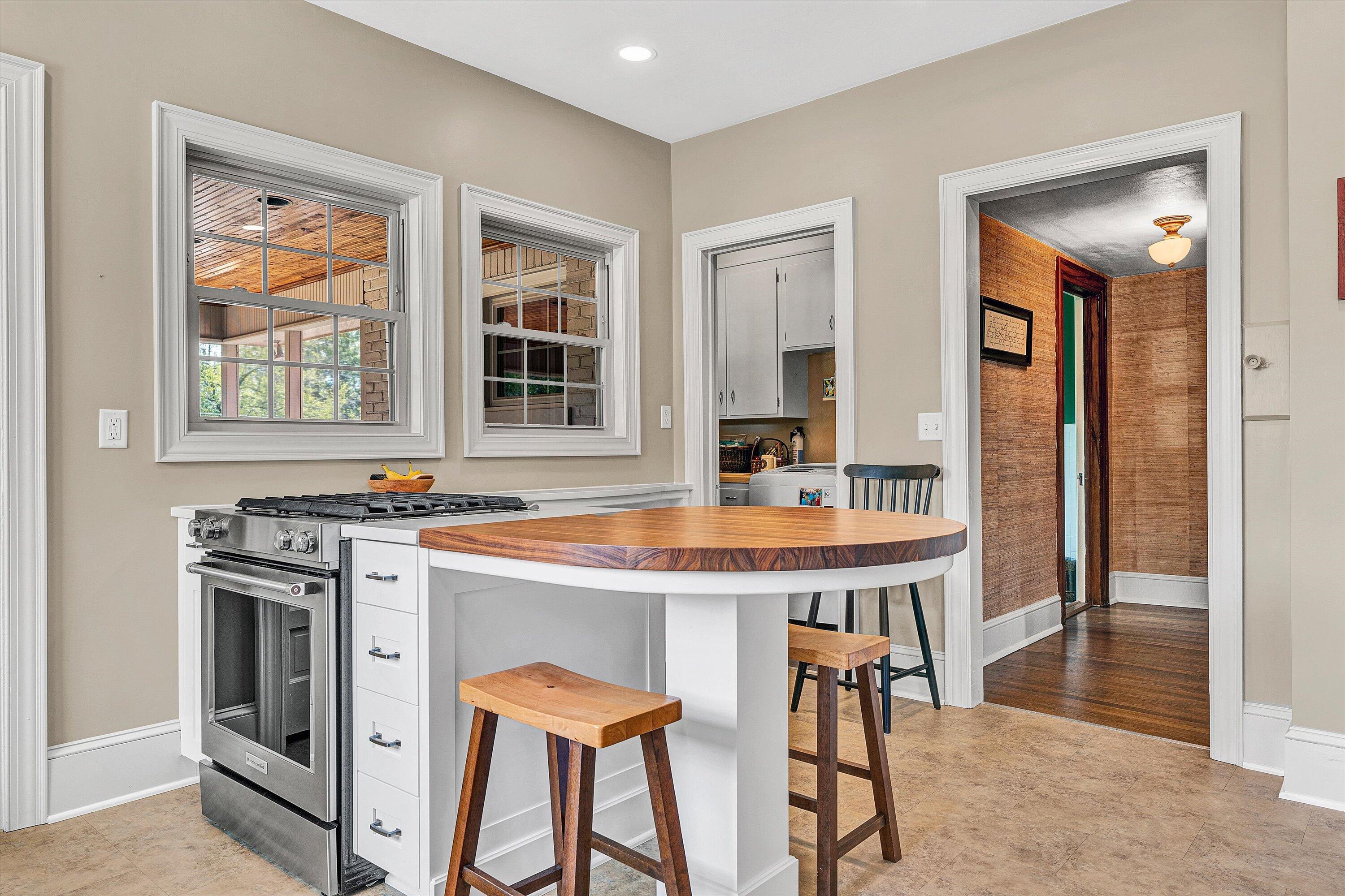 1930 Grandin Road Southwest Roanoke, VA 24015 - Photo 27 of 100 Thoughtfully Designed