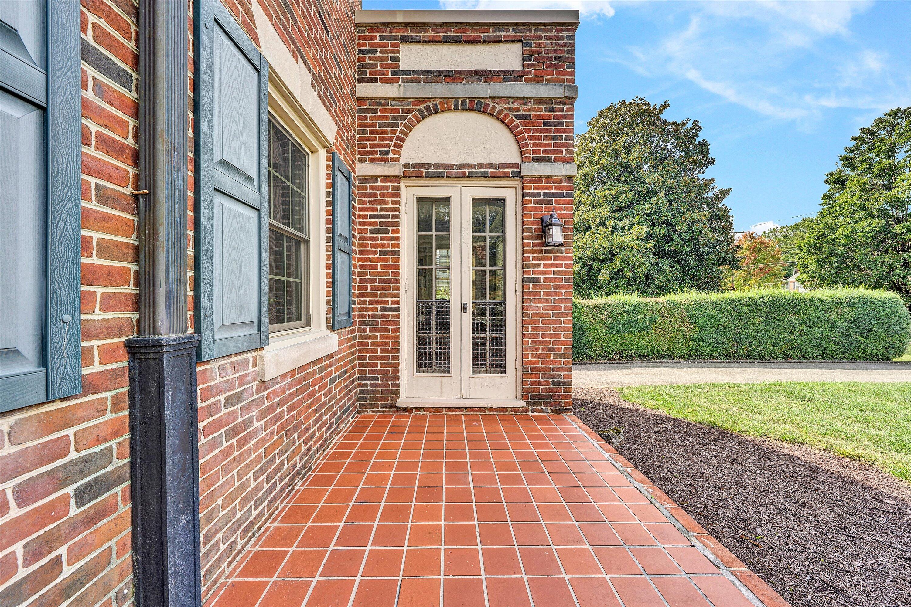 1930 Grandin Road Southwest Roanoke, VA 24015 - Photo 5 of 100 a view of empty room with wooden floor and fan