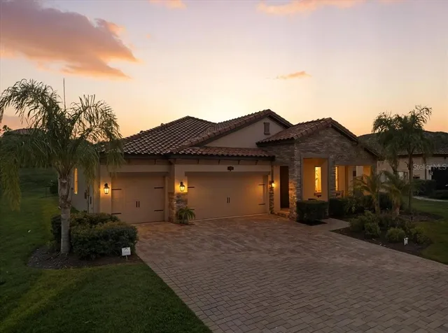 $635,000 | 1740 Via Lago Drive, Lakeland, FL 33810