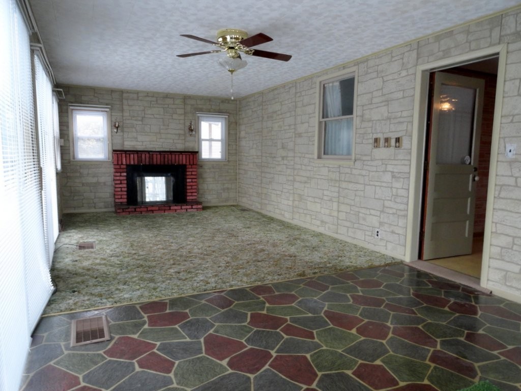 14 Ingham Street Chicopee, MA 01013 - Photo 6 of 23 Gallery Image 6
