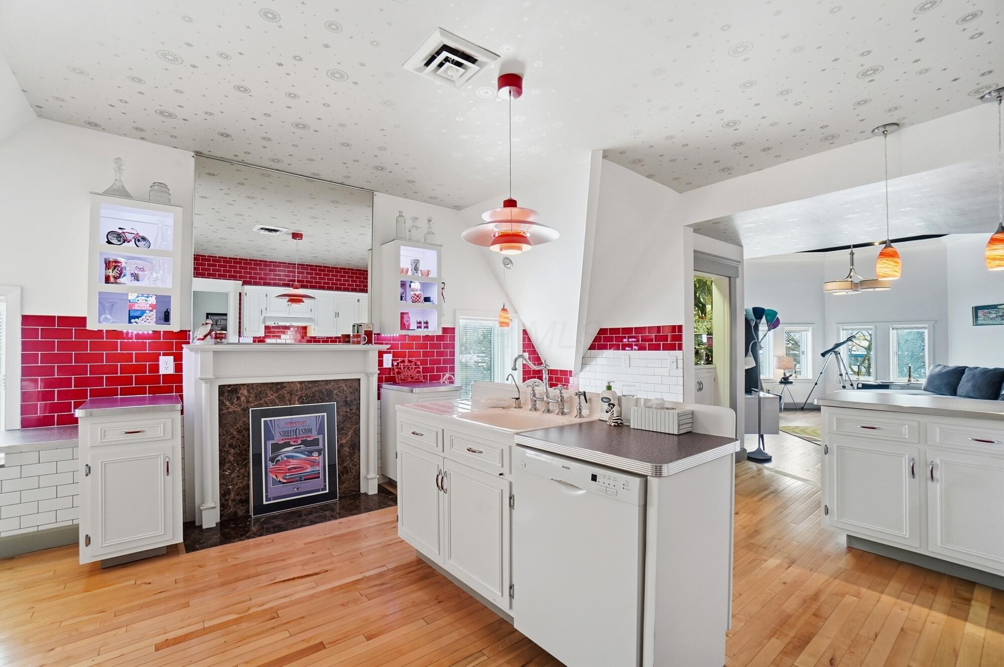 875 East Broad Street Columbus, OH 43205 - Photo 112 of 170 Kitchen