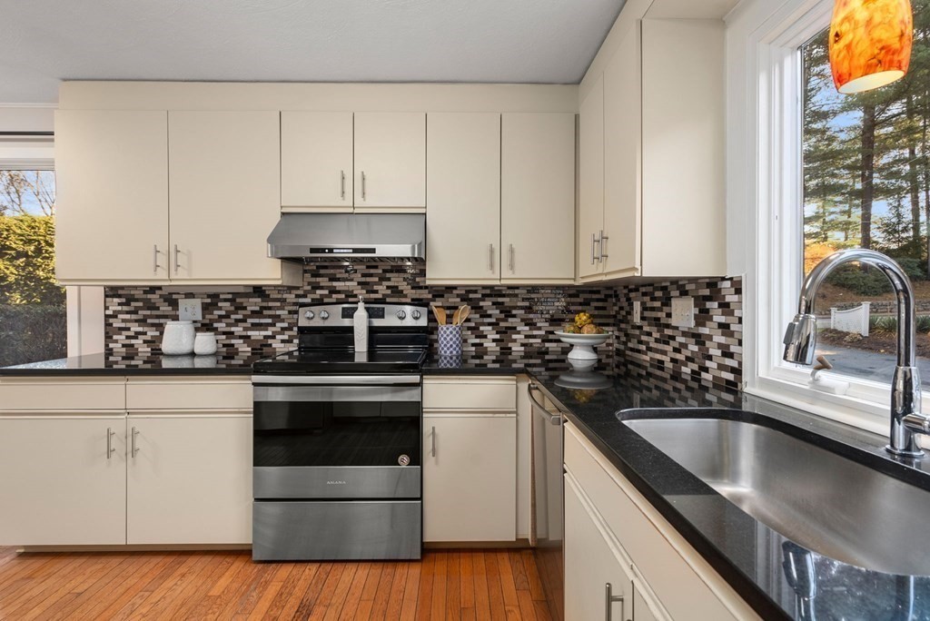 73 Spring Street, Unit 7 Medfield, MA 02052 - Photo 11 of 42 Gallery Image 11