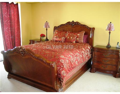 2747 Paradise Road, Unit 1804 Las Vegas, NV 89109 - Photo 7 of 19 Master Bedroom.