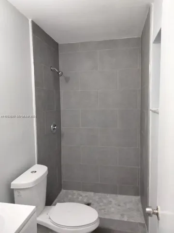 $2,100 | 826 Southwest 5th Court, Unit 1, Hallandale Beach, FL 33009