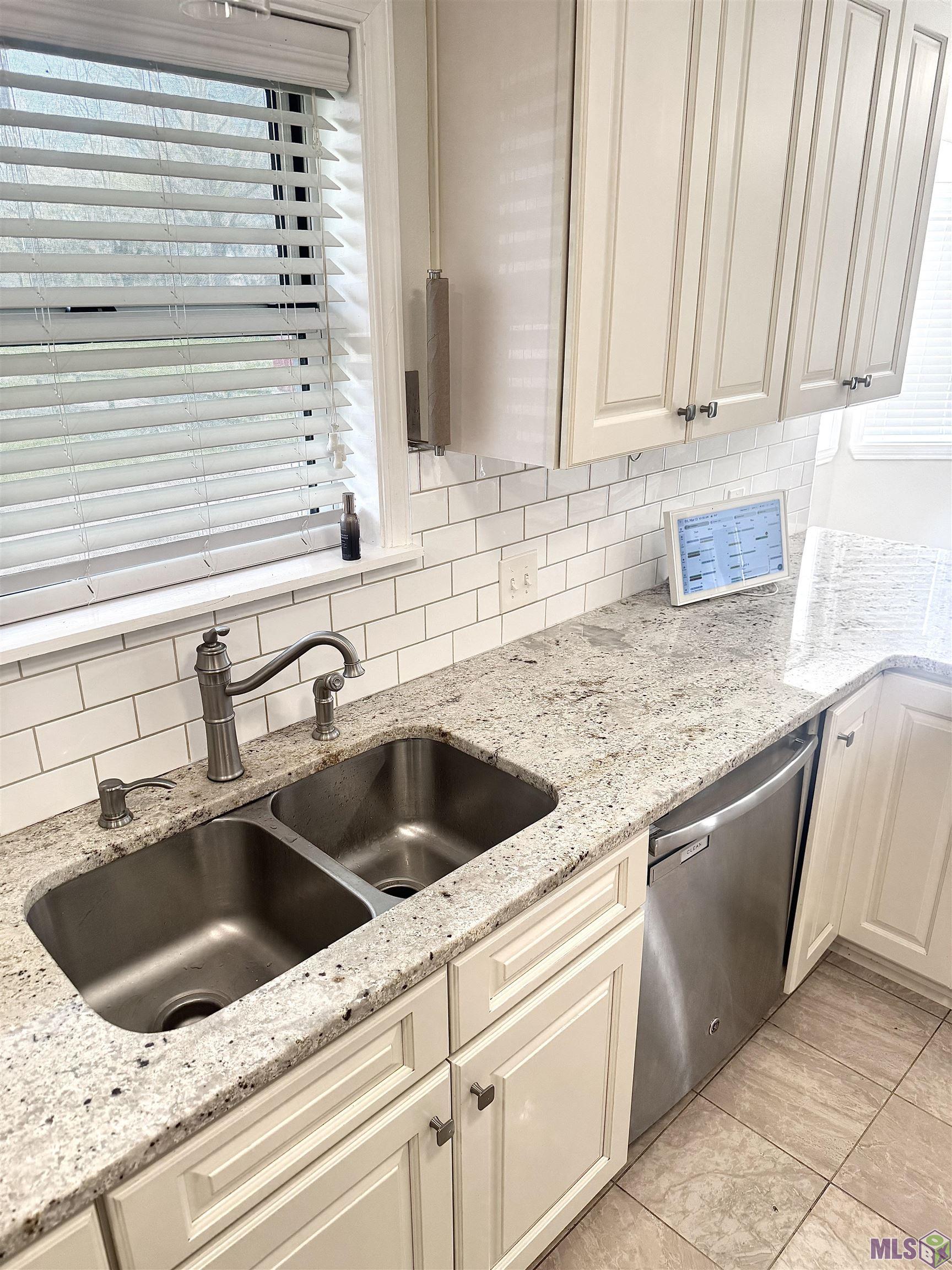 10517 Buxton Road St. Amant, LA 70774 - Photo 15 of 33