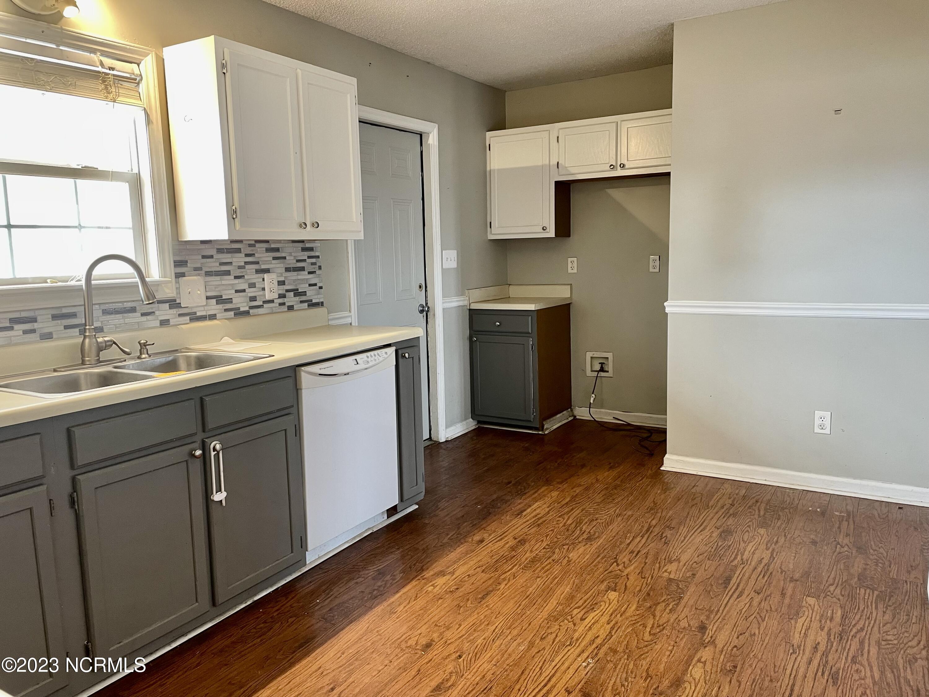 203 Zachary Lane Hubert, NC 28539 - Photo 12 of 14 Kitchen_2