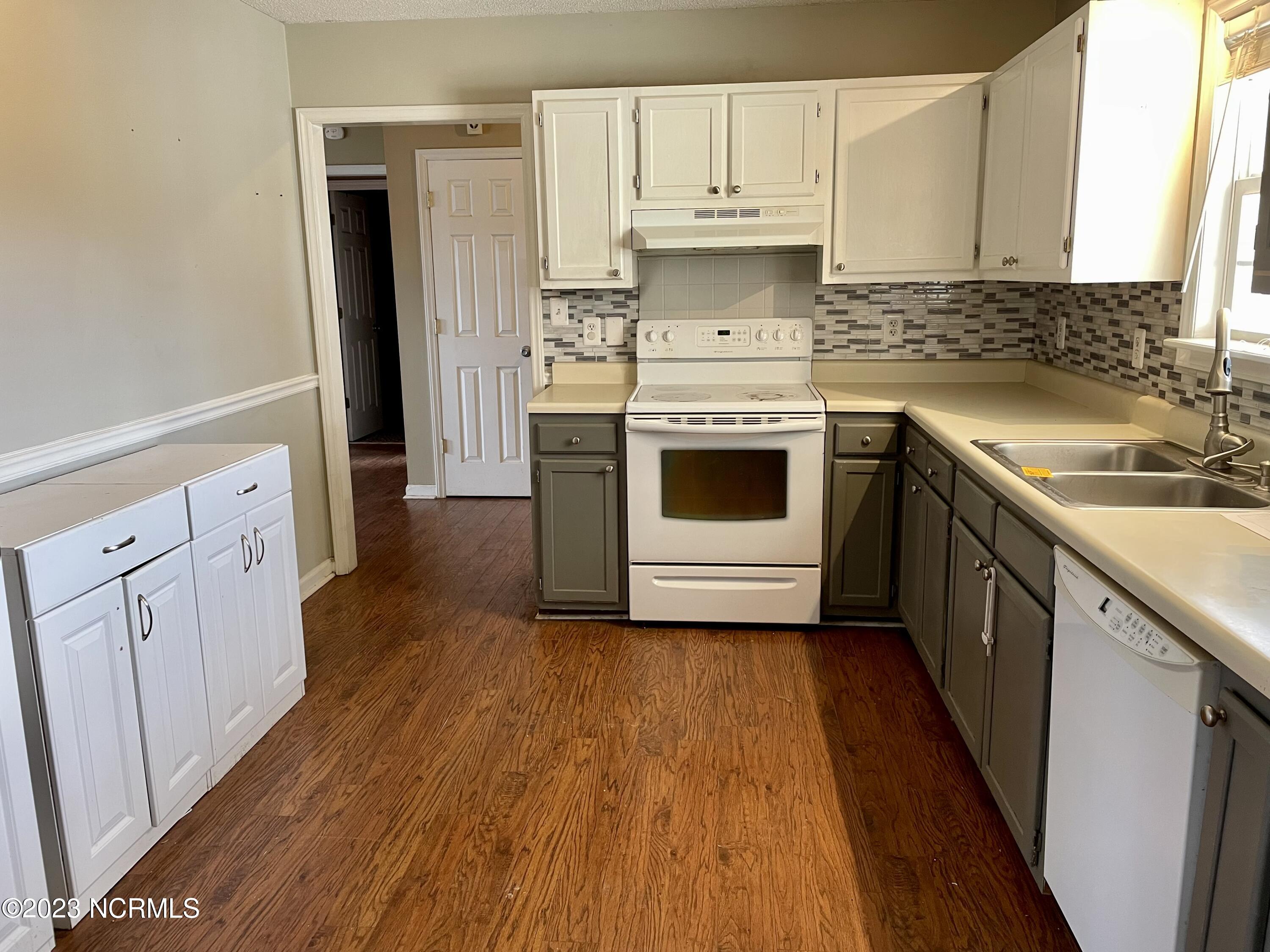 203 Zachary Lane Hubert, NC 28539 - Photo 13 of 14 Kitchen_3