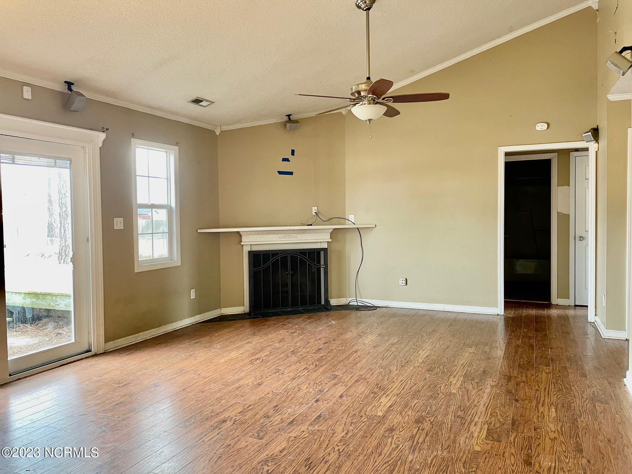 203 Zachary Lane Hubert, NC 28539 - Photo 3 of 14 Living Room_2