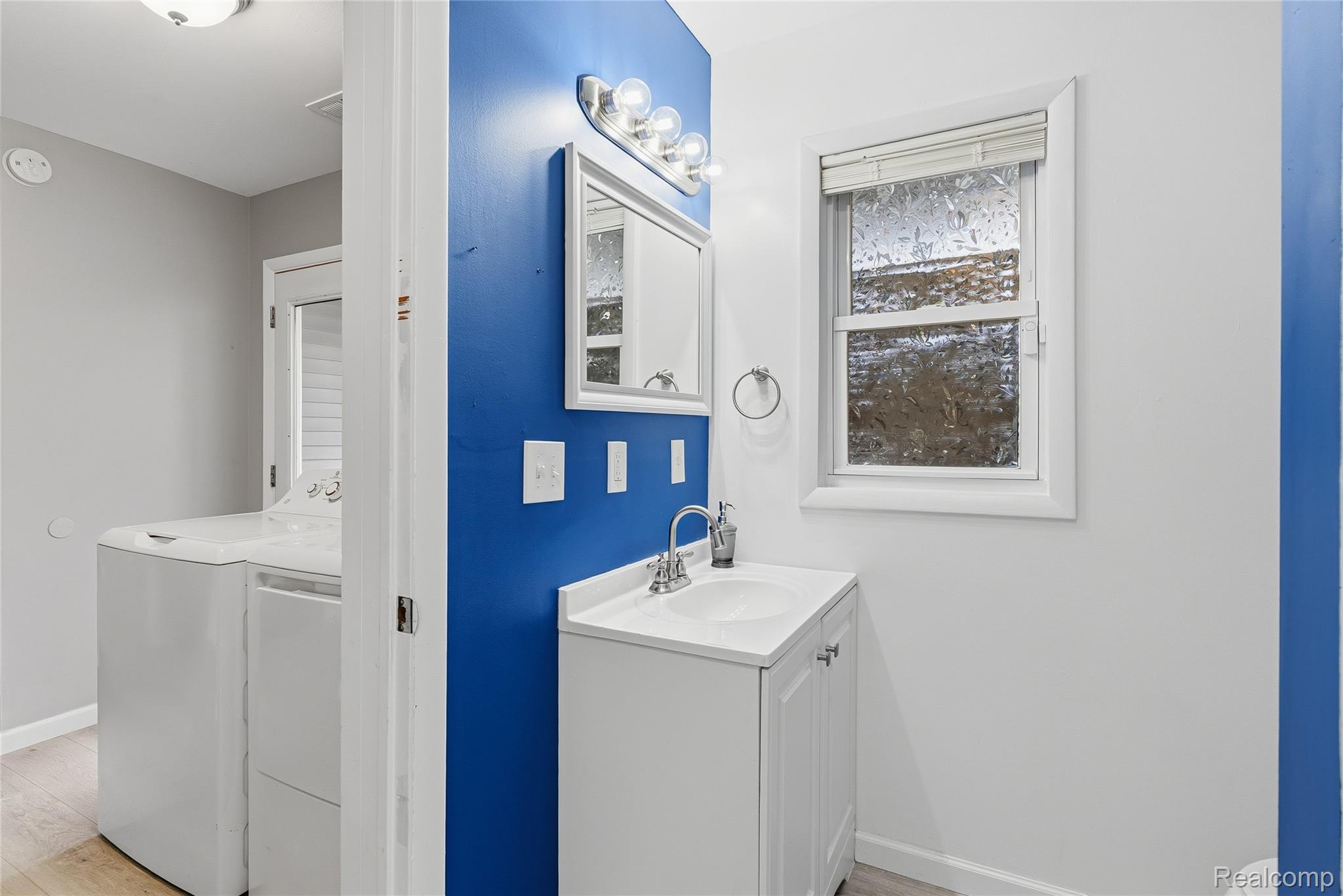 3294 Comer Street Flint, MI 48506 - Photo 15 of 36 DSC03978.jpg