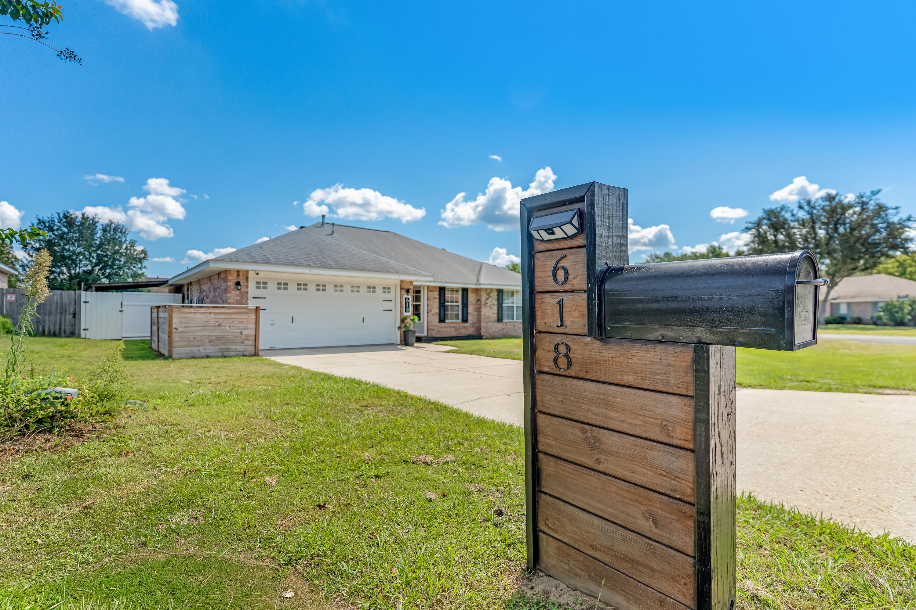 618 Risen Star Drive Crestview, FL 32539 - Photo 3 of 54 618 risen star dr-7