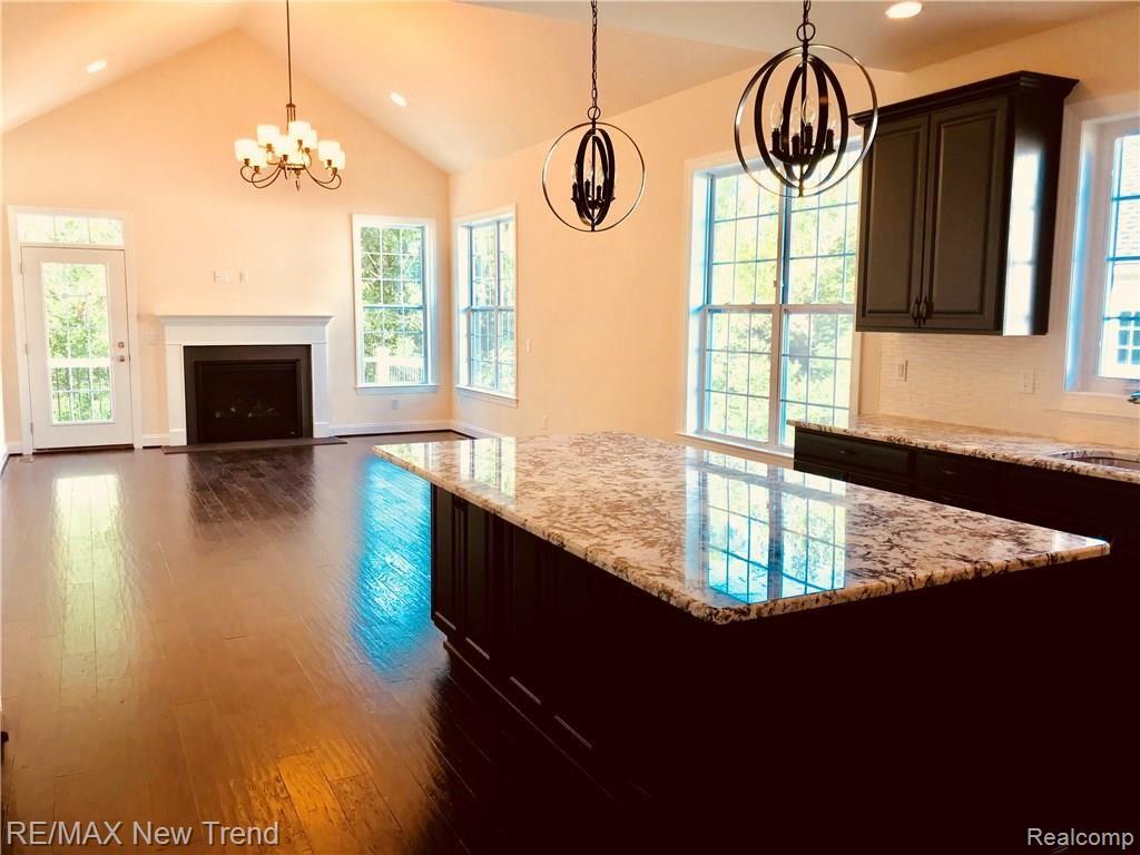 42932 Cardinal Way Novi, MI 48375 - Photo 7 of 22