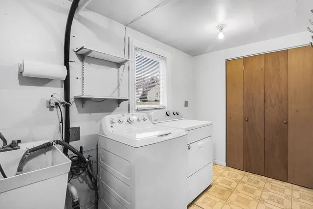 $315,000 | 5080 Prairie Oak Road, Gurnee, IL 60031