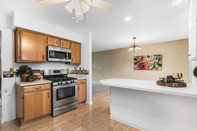 $315,000 | 5080 Prairie Oak Road, Gurnee, IL 60031