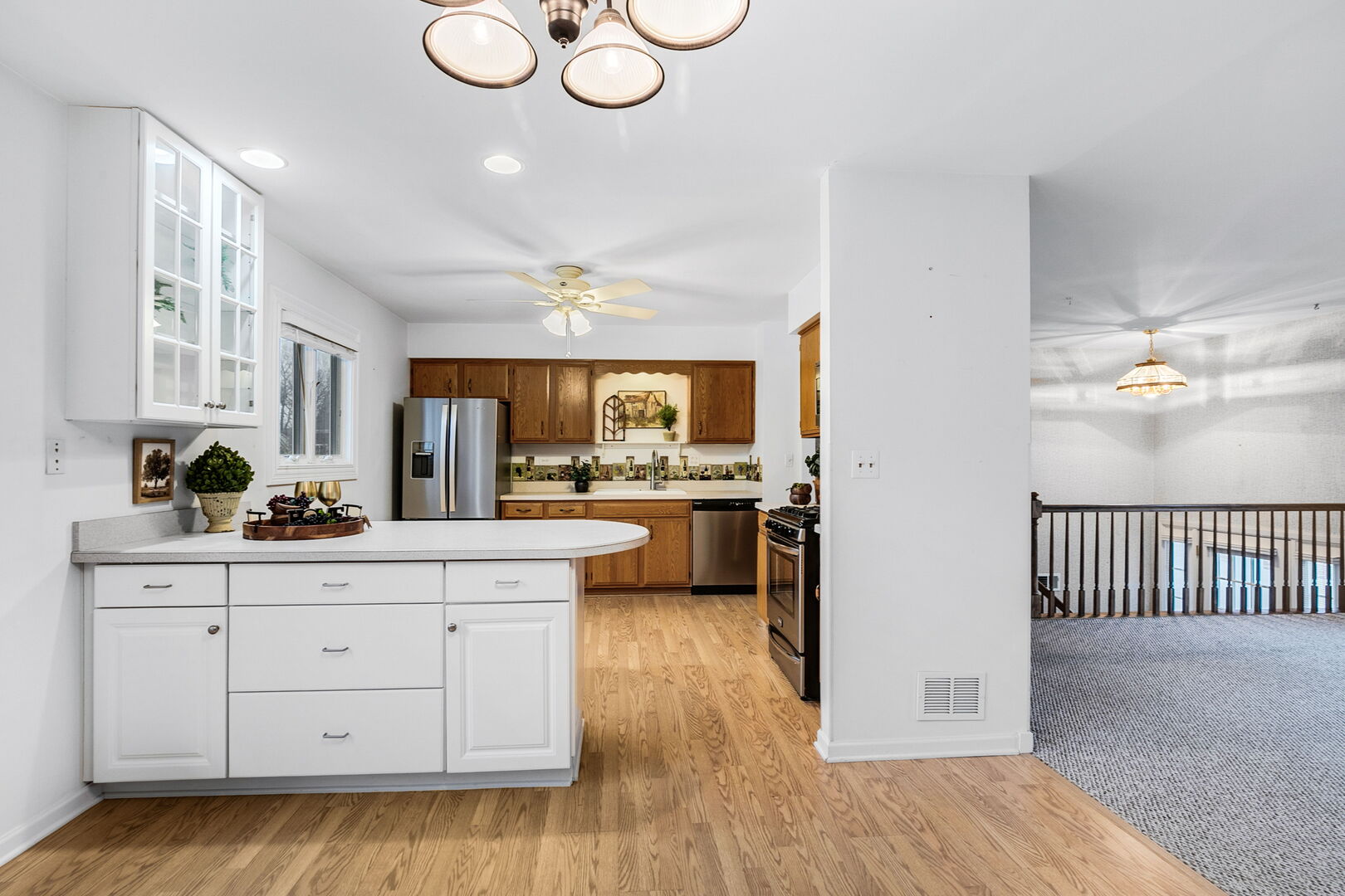 5080 Prairie Oak Road Gurnee, IL 60031 - Photo 4 of 20 a view of living room with furniture and flat screen tv