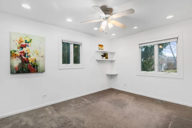 $315,000 | 5080 Prairie Oak Road, Gurnee, IL 60031