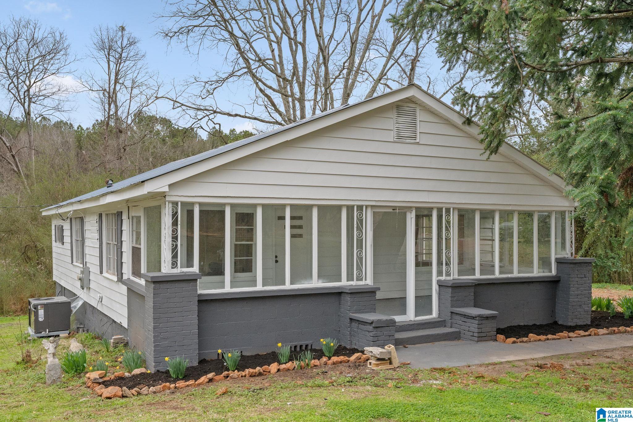 6074 Flat Top Road Dora, AL 35062 - Photo 2 of 32