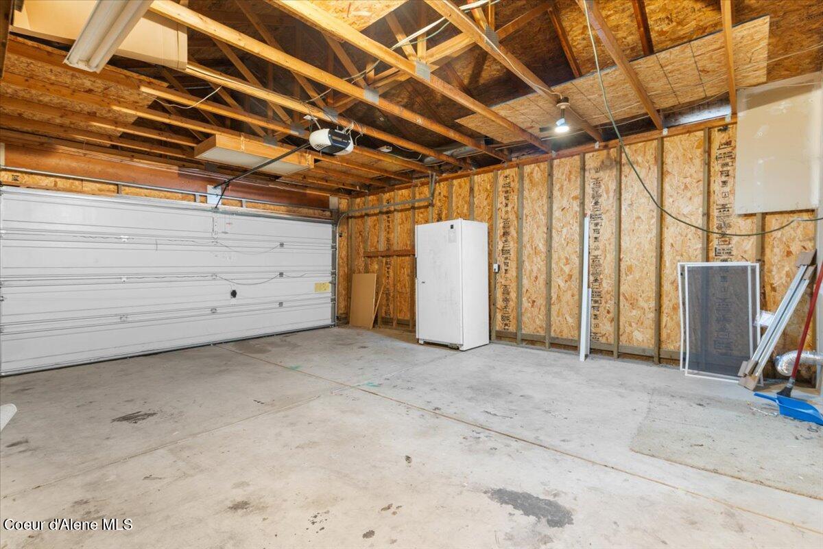 6648 Legacy Drive Rathdrum, ID 83858 - Photo 19 of 21 Garage