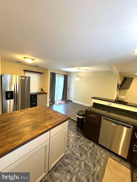 19 Brookfield Road Pasadena, MD 21122 - Photo 9 of 32 Dining Space off of Kitchen