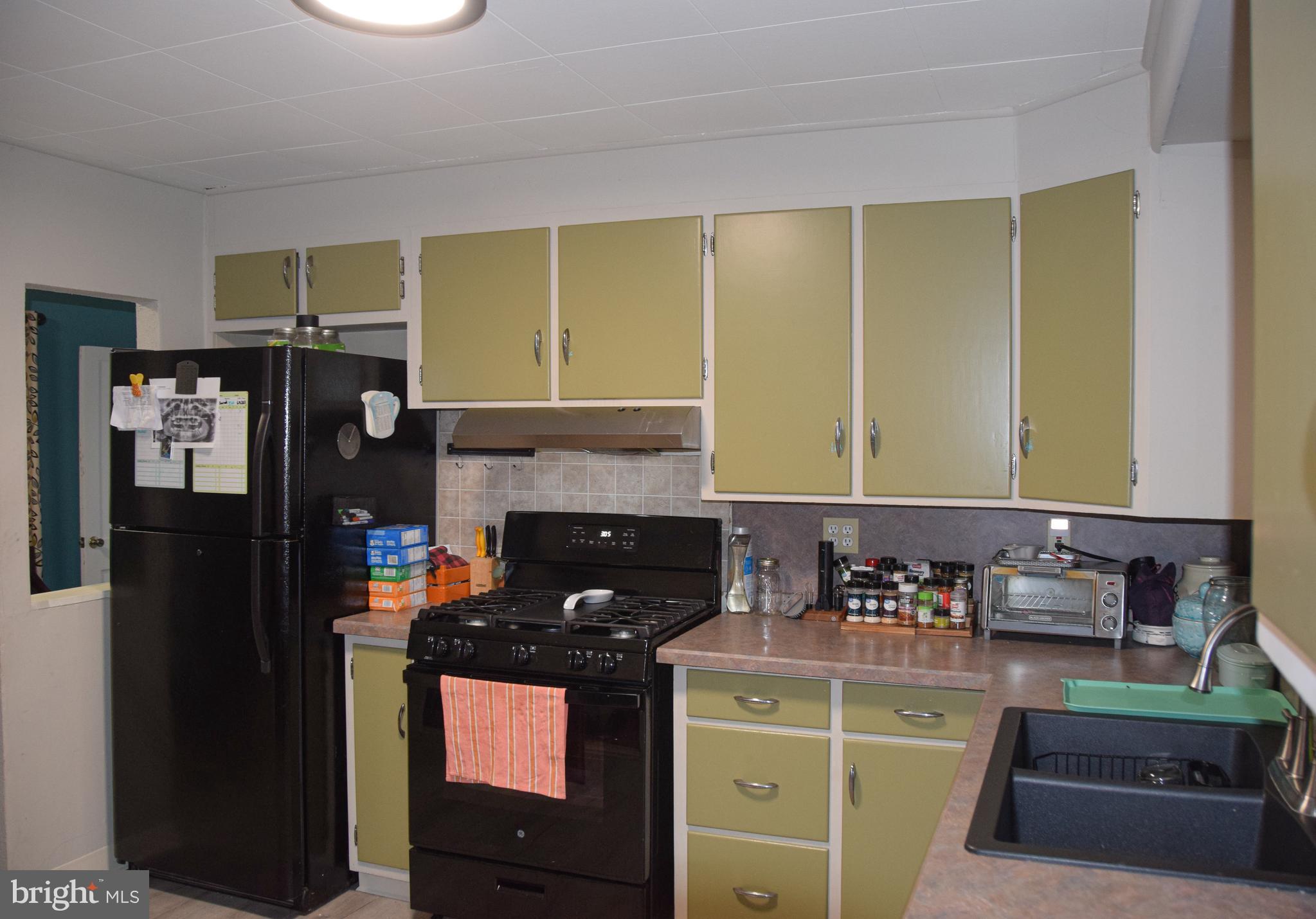 404 Lorane Road Reading, PA 19606 - Photo 4 of 22 Gallery Image 4