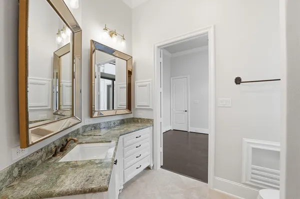 $1,895,000 | 70 Quail Rock Place, The Woodlands, TX 77381