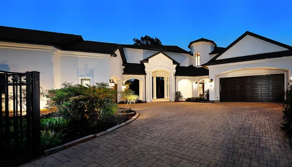$1,895,000 | 70 Quail Rock Place, The Woodlands, TX 77381
