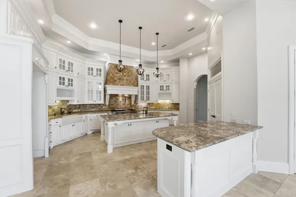 $1,895,000 | 70 Quail Rock Place, The Woodlands, TX 77381