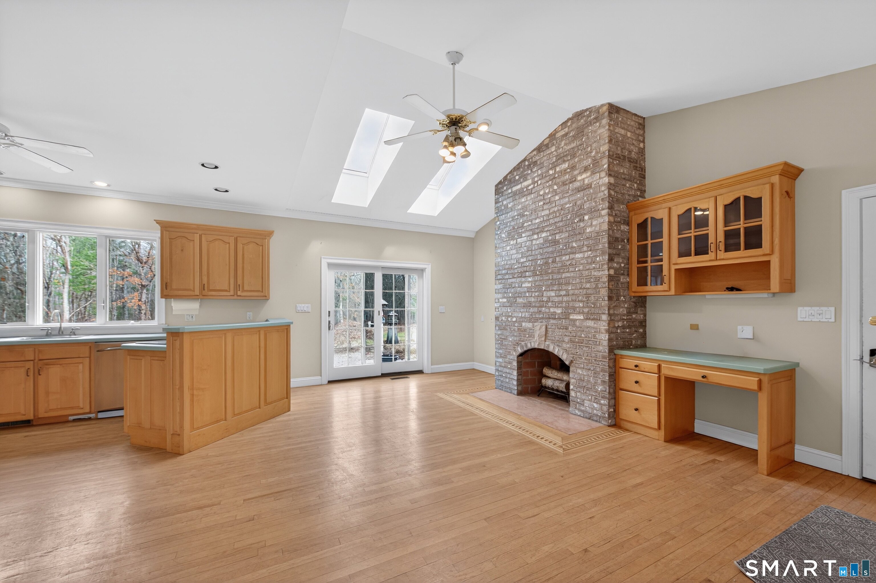 724 Strong Road South Windsor, CT 06074 - Photo 19 of 39