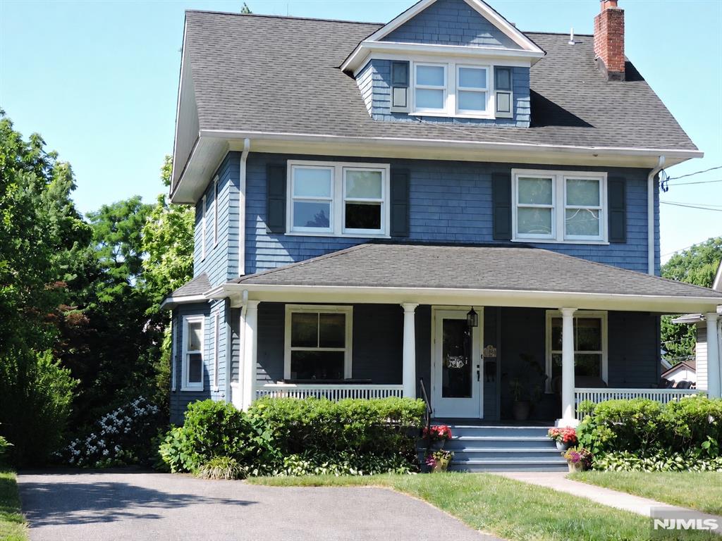 186 Godwin Avenue Ridgewood, NJ 07450 - Photo 1 of 20