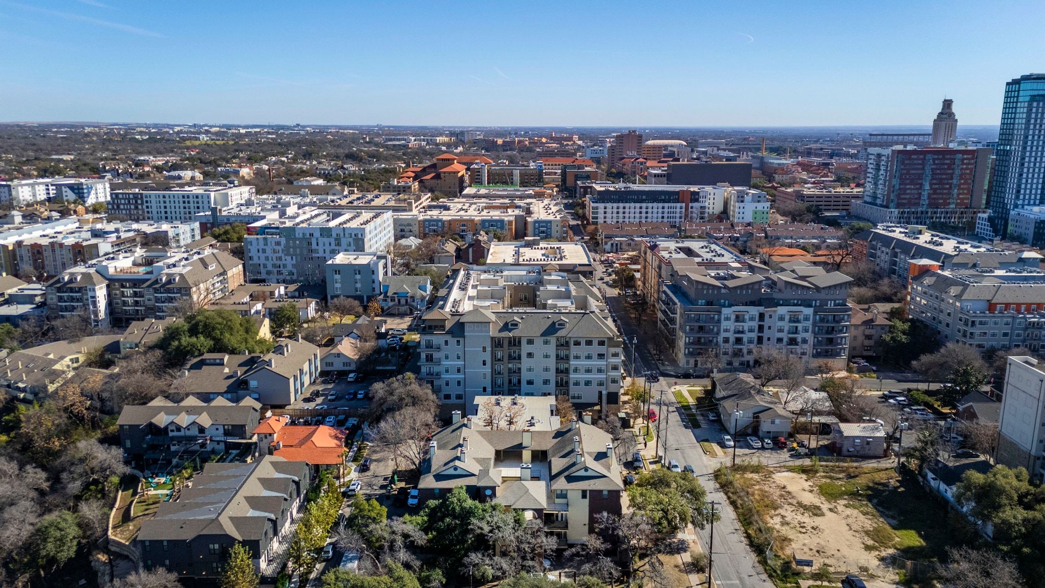 914 West 26th Street, Unit 202 Austin, TX 78705 - Photo 30 of 34 an aerial view of multiple house