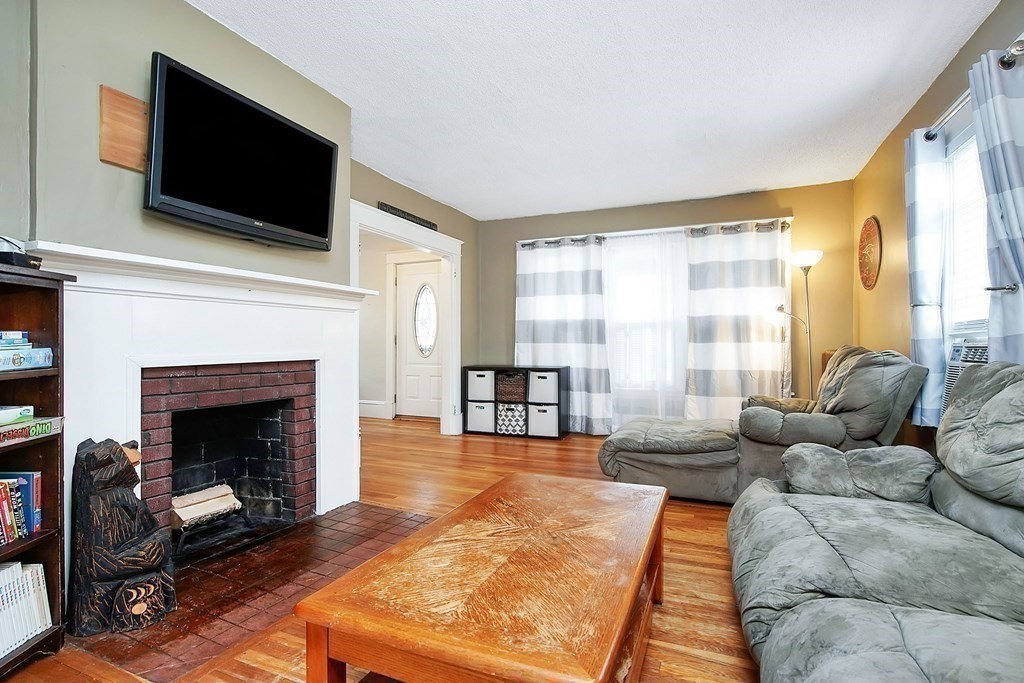 70 Brunswick Street Springfield, MA 01108 - Photo 10 of 34