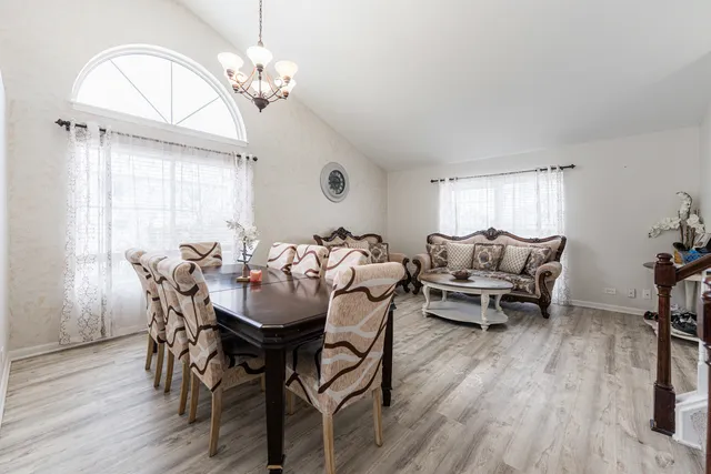 $399,900 | 4015 Peartree Drive, Lake In The Hills, IL 60156