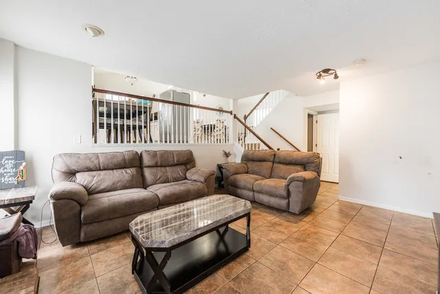 $399,900 | 4015 Peartree Drive, Lake In The Hills, IL 60156