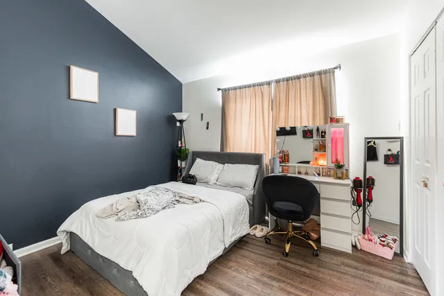 $399,900 | 4015 Peartree Drive, Lake In The Hills, IL 60156