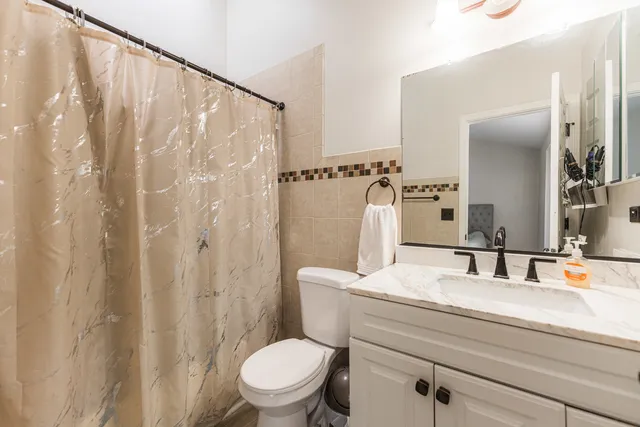 $399,900 | 4015 Peartree Drive, Lake In The Hills, IL 60156