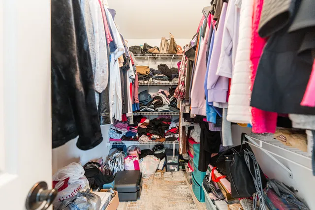 $399,900 | 4015 Peartree Drive, Lake In The Hills, IL 60156