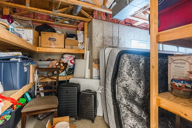 $399,900 | 4015 Peartree Drive, Lake In The Hills, IL 60156