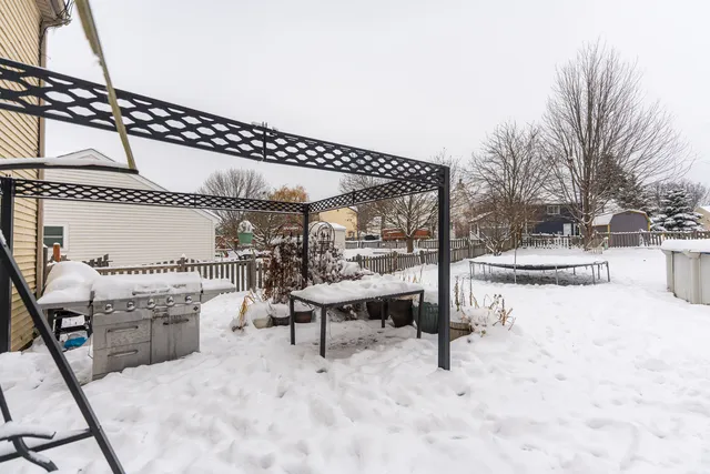 $399,900 | 4015 Peartree Drive, Lake In The Hills, IL 60156