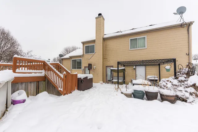 $399,900 | 4015 Peartree Drive, Lake In The Hills, IL 60156