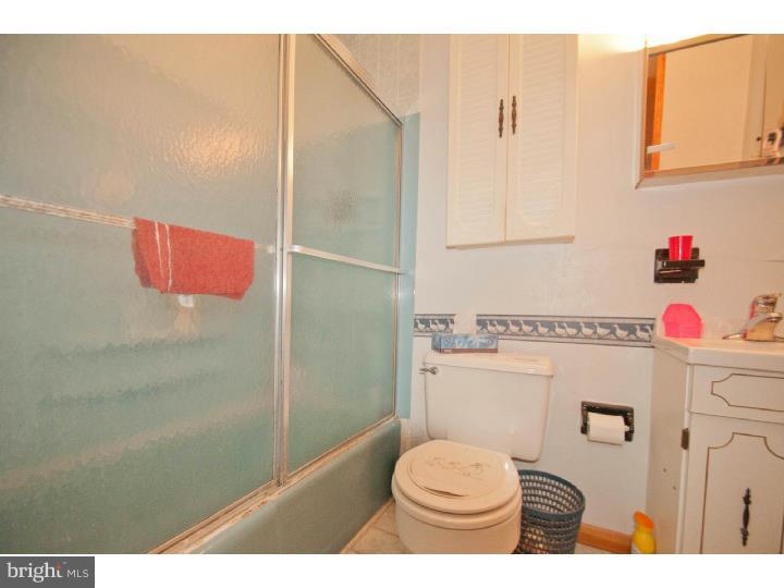 942 Spring City Road Phoenixville, PA 19460 - Photo 10 of 17 Bathroom